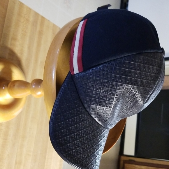 BALLY  Hat - Picture 1 of 1